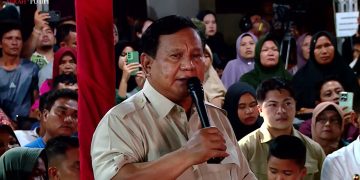 Presiden Prabowo menegaskan komitmennya menjaga alam dan siap mencabut izin perusahaan yang melanggar aturan lingkungan. (Foto: Foto: YouTube/Sekretariat Presiden)