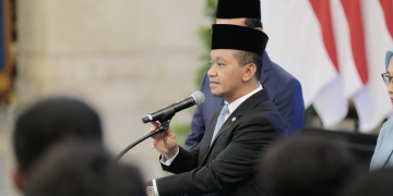 Bahlil Lahadalia resmi dilantik sebagai Ketua Harian Dewan Energi Nasional dengan target swasembada dan kemandirian energi. (Foto: Liputan6.com)