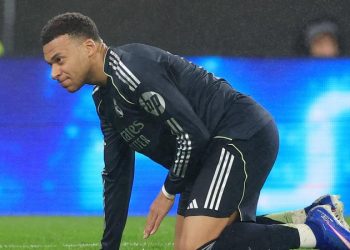 Kylian Mbappe menilai Real Madrid belum layak disebut tim juara setelah kalah 2-4 dari Benfica dan gagal lolos langsung ke 16 besar Liga Champions. (Foto: Patricia De Melo Moreira/AFP)