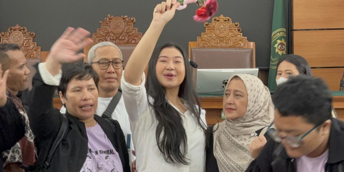 Hakim memutus Laras Faizati tak ditahan meski divonis enam bulan penjara. Ini alasan dan dasar hukumnya. (Foto: Ady Anugrahadi/Liputan6.com)