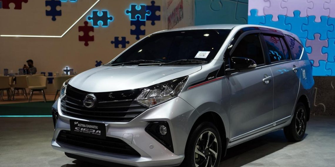 Pasar LCGC Tertekan Mobil Listrik China, Gaikindo Soroti Arah Baru Industri Penjualan mobil LCGC turun tajam pada 2025. Gaikindo menilai mobil listrik murah dan kondisi ekonomi jadi faktor utama. (Foto: Shutterstock/haryanta.p)