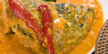 Trik masak kepala kakap kuah pedas agar cepat empuk, tidak amis, dan bumbu meresap. Lengkap dengan resep praktis rumahan.