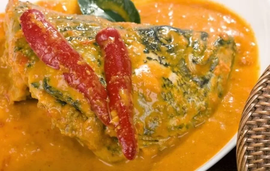 Trik masak kepala kakap kuah pedas agar cepat empuk, tidak amis, dan bumbu meresap. Lengkap dengan resep praktis rumahan.