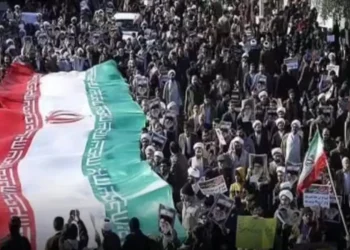 Gejolak politik Iran menarik perhatian dunia karena posisi strategis, energi, nuklir, dan kepentingan AS, Cina, Rusia, serta kawasan Teluk. (Foto: Instagram @redsignalcom)