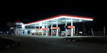 Benarkah isi BBM malam hari lebih banyak? Simak penjelasan ilmiah dan perhitungannya. (Foto: Kompas.com)