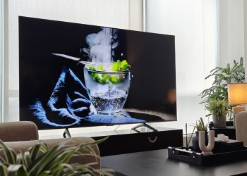 Harga TV turun lebih dari 90 persen sejak 2000 berkat efisiensi produksi, teknologi LCD, dan persaingan produsen global. (Foto: Kompas.com/Lely Maulida)