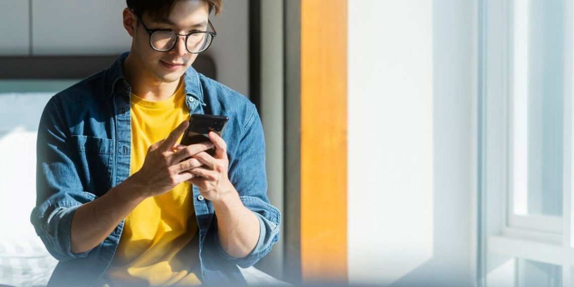 Semakin banyak orang Indonesia memilih curhat ke AI saat sedih. Pakar keamanan mengingatkan risiko kebocoran data dan penyalahgunaan informasi pribadi. (Foto: Freepik)