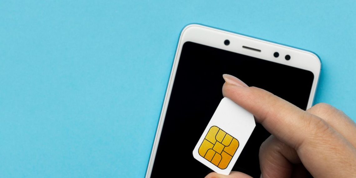 Pemerintah resmi menerapkan aturan registrasi SIM dengan biometrik wajah untuk menekan penipuan digital dan penyalahgunaan nomor seluler. (Foto: Freepik)