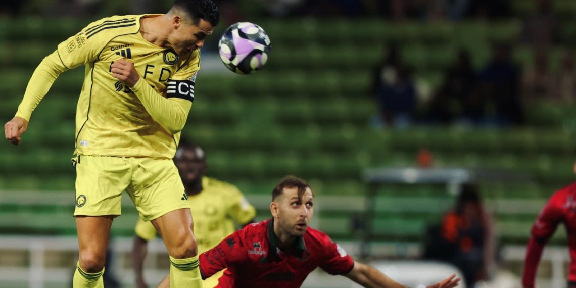 Gol Ronaldo Antar Al Nassr Raih Kemenangan Meyakinkan di Liga Arab Saudi Cristiano Ronaldo mencetak gol saat Al Nassr mengalahkan Al Kholood dan menjaga jarak dengan Al Hilal di Liga Arab Saudi. (Foto: X/Al-Nassr)