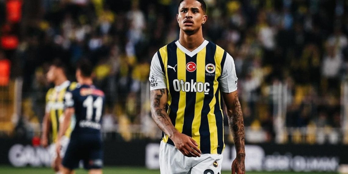Jayden Oosterwolde mengungkap kisah dilema memilih timnas antara Belanda, Indonesia, dan Suriname di tengah kariernya bersama Fenerbahce. (Foto: Instagram/@jaydenoosterwolde)