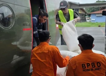 BMKG mencatat modifikasi cuaca berhasil menurunkan curah hujan di Jabodetabek dan dinilai efektif mengurangi dampak hujan lebat. (Foto: ANTARA/HO-BPBD DKI)