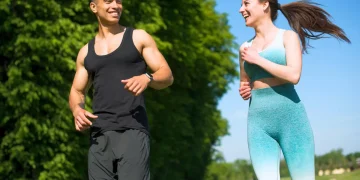 Olahraga teratur membantu menjaga kesehatan kulit dan merangsang kolagen alami meski terpapar polusi perkotaan. (Foto: Freepik)