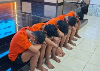 Kasus pengeroyokan maut di Depok melibatkan oknum TNI AL dan warga sipil, satu korban meninggal dunia. (Foto: Warta Kota/M. Rifqi Ibnumasy)