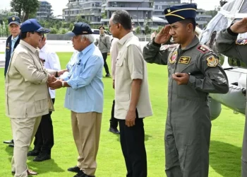 Presiden Prabowo melakukan kunjungan kerja ke Kalimantan dengan meresmikan Sekolah Rakyat, RDMP Balikpapan, hingga bermalam di IKN. (Foto: wartasiber.com)