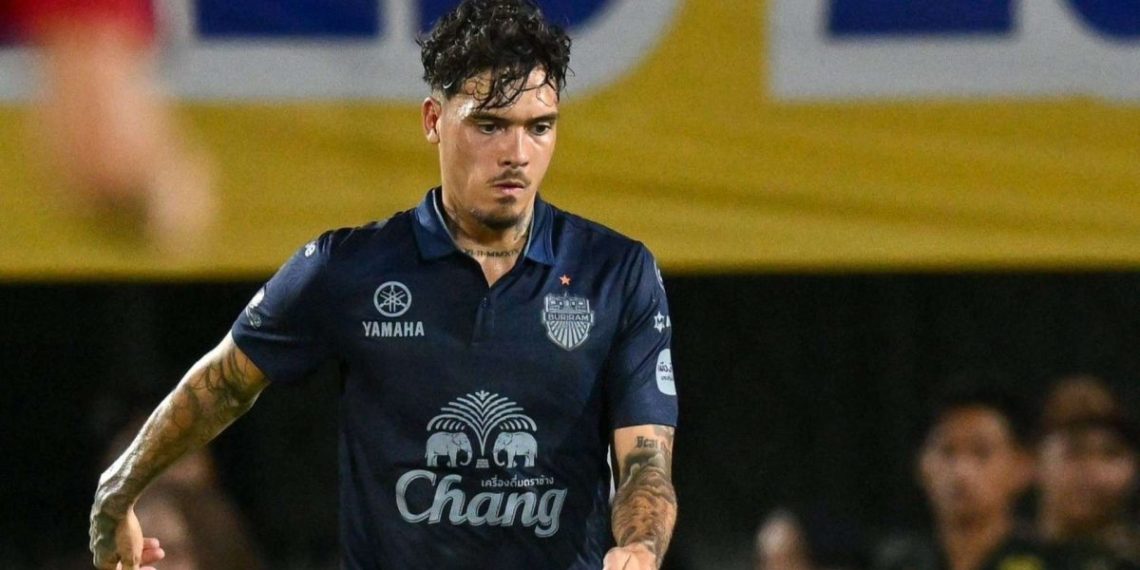Shayne Pattynama resmi berpisah dengan Buriram United meski kontraknya belum berakhir hingga pertengahan tahun. (Foto: Buriram United)