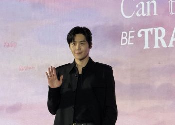 Kim Seon-ho mengungkap tantangan memerankan penerjemah multibahasa dalam drama Can This Love Be Translated. (Foto: Tari/VOI)