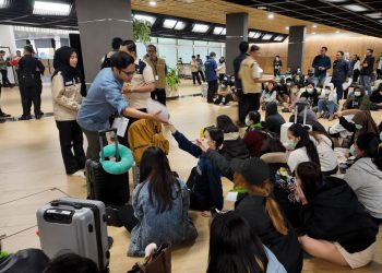 Puluhan WNI dipulangkan dari Myanmar setelah diduga bekerja di perusahaan penipuan online di wilayah konflik Myawaddy. (Foto: Indonesian Embassy in Yangon)