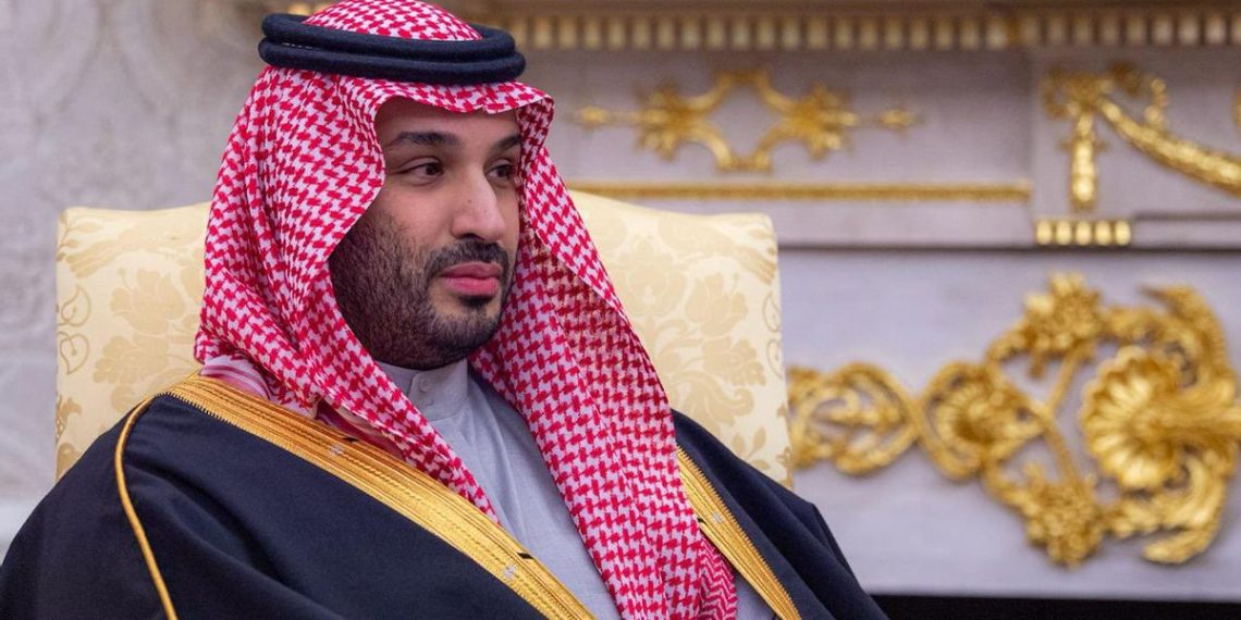 MbS Tegaskan Arab Saudi Tolak Wilayah Udara Dipakai untuk Serangan ke Iran Arab Saudi menegaskan tidak akan mengizinkan wilayah udaranya digunakan untuk serangan militer terhadap Iran di tengah memanasnya konflik kawasan. (Foto: Twitter/@KSAmofaEN)