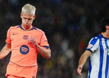 Barcelona harus mengakui keunggulan Real Sociedad dengan skor 1-2 dalam lanjutan Liga Spanyol di Reale Arena. (Foto: AP Photo/Miguel Oses)