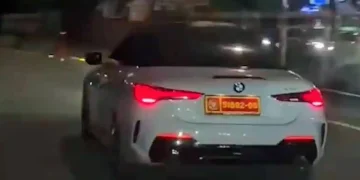 BMW mewah viral di media sosial karena memakai pelat dinas Kemhan. Kementerian Pertahanan menegaskan pelat tersebut palsu dan tidak sah. (Foto: Istimewa)