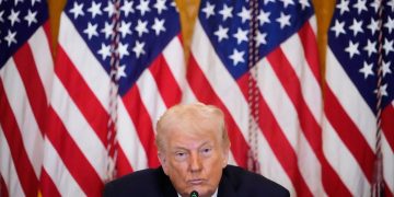 Donald Trump mengapresiasi Iran setelah memastikan tidak ada demonstran yang dieksekusi mati usai gelombang unjuk rasa besar. (Foto: Alex Brandon/AP)