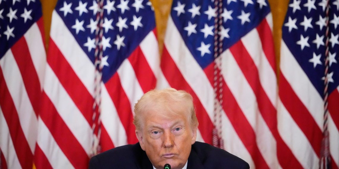 Donald Trump mengapresiasi Iran setelah memastikan tidak ada demonstran yang dieksekusi mati usai gelombang unjuk rasa besar. (Foto: Alex Brandon/AP)