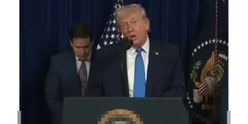 Donald Trump mengklaim dirinya sebagai Presiden Sementara Venezuela melalui media sosial dan memicu kontroversi internasional. (Foto: kabar24.bisnis.com)