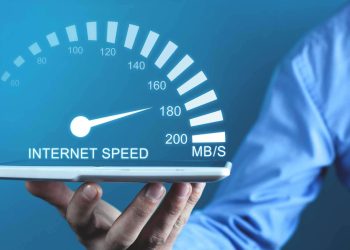 Komdigi menyebut kecepatan internet Indonesia meningkat signifikan hingga 2025, dengan perluasan 4G, 5G, dan pembangunan infrastruktur nasional. (Foto: Pinterest)