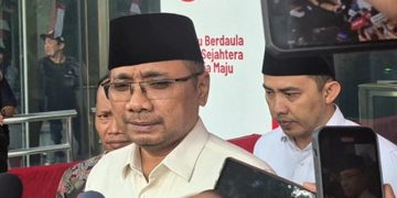 Eks Menag Yaqut Cholil Qoumas menjalani pemeriksaan perdana di KPK usai ditetapkan sebagai tersangka kasus dugaan korupsi kuota haji 2024. (Foto: news.fin.co.id)