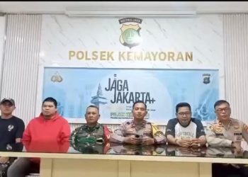 Propam Polda Metro Jaya menyelidiki anggota polisi yang menuding tukang es gabus menjual es berbahan spons di kawasan Kemayoran. (Foto: iNews)