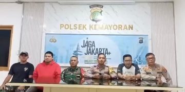 Propam Polda Metro Jaya menyelidiki anggota polisi yang menuding tukang es gabus menjual es berbahan spons di kawasan Kemayoran. (Foto: iNews)