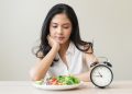 Diet tanpa lapar bisa dilakukan dengan strategi tepat. Simak panduan makan sehat agar tetap kenyang dan aman saat menurunkan berat badan. (Foto: Shutterstock)
