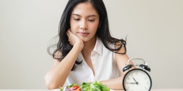 Diet tanpa lapar bisa dilakukan dengan strategi tepat. Simak panduan makan sehat agar tetap kenyang dan aman saat menurunkan berat badan. (Foto: Shutterstock)