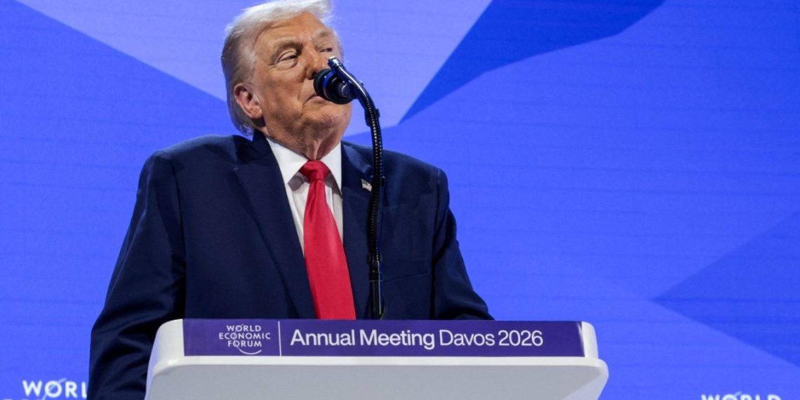 Pidato Trump di Davos Disorot Usai Keliru Sebut Greenland sebagai Iceland Pidato Donald Trump di Davos menuai sorotan setelah berulang kali salah menyebut Greenland sebagai Iceland dan memicu respons Gedung Putih. (Foto: Reuters)
