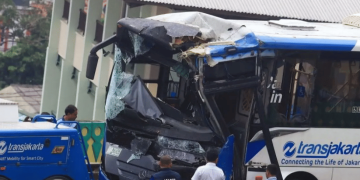 DPRD DKI Jakarta meminta Transjakarta mengevaluasi rekrutmen dan pelatihan pramudi menyusul kecelakaan bus di koridor 13 Cipulir. (Foto: Antara)