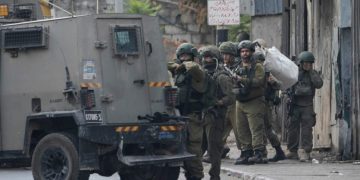 PBB melaporkan lebih dari 900 warga Tepi Barat Palestina mengungsi akibat kekerasan pemukim ilegal Israel dan pembongkaran yang meningkat. (Foto: AP Photo/Majdi Mohammed)