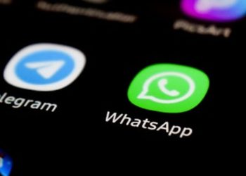 Uni Eropa menilai WhatsApp melanggar aturan antimonopoli setelah membatasi chatbot AI pesaing dan hanya mengizinkan Meta AI. (Foto: Kompas.com/soffyaranti)