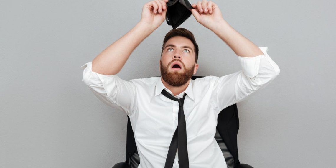 Stres Finansial Diam-diam Mempercepat Penuaan Jantung dan Risiko Serangan Stres finansial bukan hanya memengaruhi mental, tetapi juga mempercepat penuaan jantung dan meningkatkan risiko penyakit kardiovaskular. (Foto: Freepik/drobotdean)