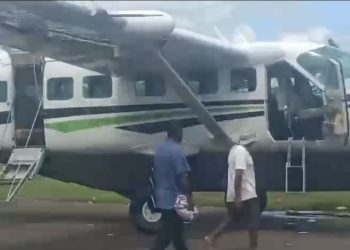Tiga belas penumpang Smart Air dipastikan selamat tanpa luka usai penembakan di Boven Digoel. Pilot dan kopilot meninggal dunia. (Foto: Kompas.com)
