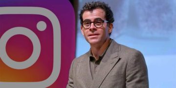 CEO Instagram Adam Mosseri menyarankan kreator memilih jadwal posting yang konsisten dan realistis agar tidak kelelahan dalam jangka panjang.