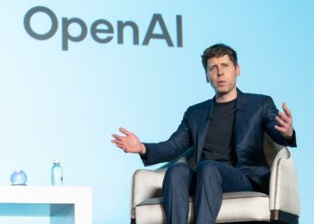 CEO OpenAI Sam Altman bantah tudingan AI dan ChatGPT boros air. Ia jelaskan perbandingan energi AI dan manusia.