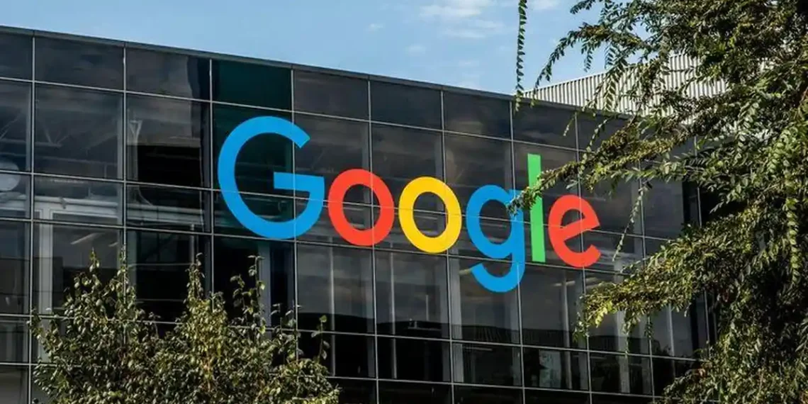 Saksi dari Google Indonesia dihadirkan dalam sidang kasus Chromebook di Tipikor Jakarta. Ia mengungkap pertemuan pejabat Google dengan sejumlah menteri. (Foto: Kompas.com)