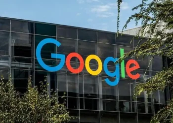 Saksi dari Google Indonesia dihadirkan dalam sidang kasus Chromebook di Tipikor Jakarta. Ia mengungkap pertemuan pejabat Google dengan sejumlah menteri. (Foto: Kompas.com)