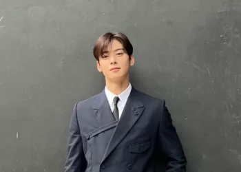 Isu pajak yang menjerat Cha Eun Woo dan Kim Seon Ho memicu kekhawatiran terhadap jadwal rilis drama mereka di Netflix, tvN, dan Disney+. (Foto: Instagram @eunwo.o_c)