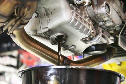 Panduan Lengkap Memilih Oli Motor Sesuai Tingkat Kekentalan Mesin