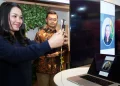 Telkomsel mulai menerapkan registrasi SIM biometrik sejak Januari 2026 dan menjamin keamanan data wajah pelanggan sesuai standar internasional. (Foto: trendtech.id)