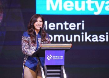 Menkomdigi Meutya Hafid tegaskan AI tidak boleh gantikan jurnalis. Pemerintah siapkan regulasi dan etika AI demi jaga integritas pers. (Foto: Humas Kemkomdigi)