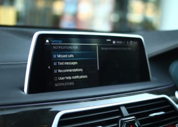 Teknologi mobil modern makin canggih namun rentan serangan siber, dari ransomware hingga peretasan sistem kendaraan dan SPKLU. (Foto: Kipli/ Palo Alto Networks)