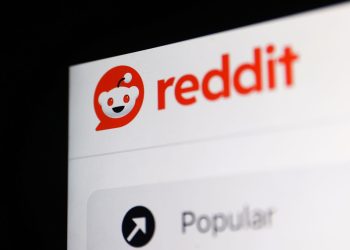 Reddit memproyeksikan pendapatan kuartal pertama di atas estimasi analis, didorong fitur iklan berbasis AI. (Foto: Jakub Porzycki/NurPhoto/Getty Images)