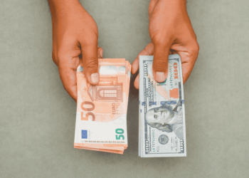 Kirim uang ke Indonesia kini makin mudah. Ini pilihan metode transfer dari luar negeri yang cepat dan efisien.